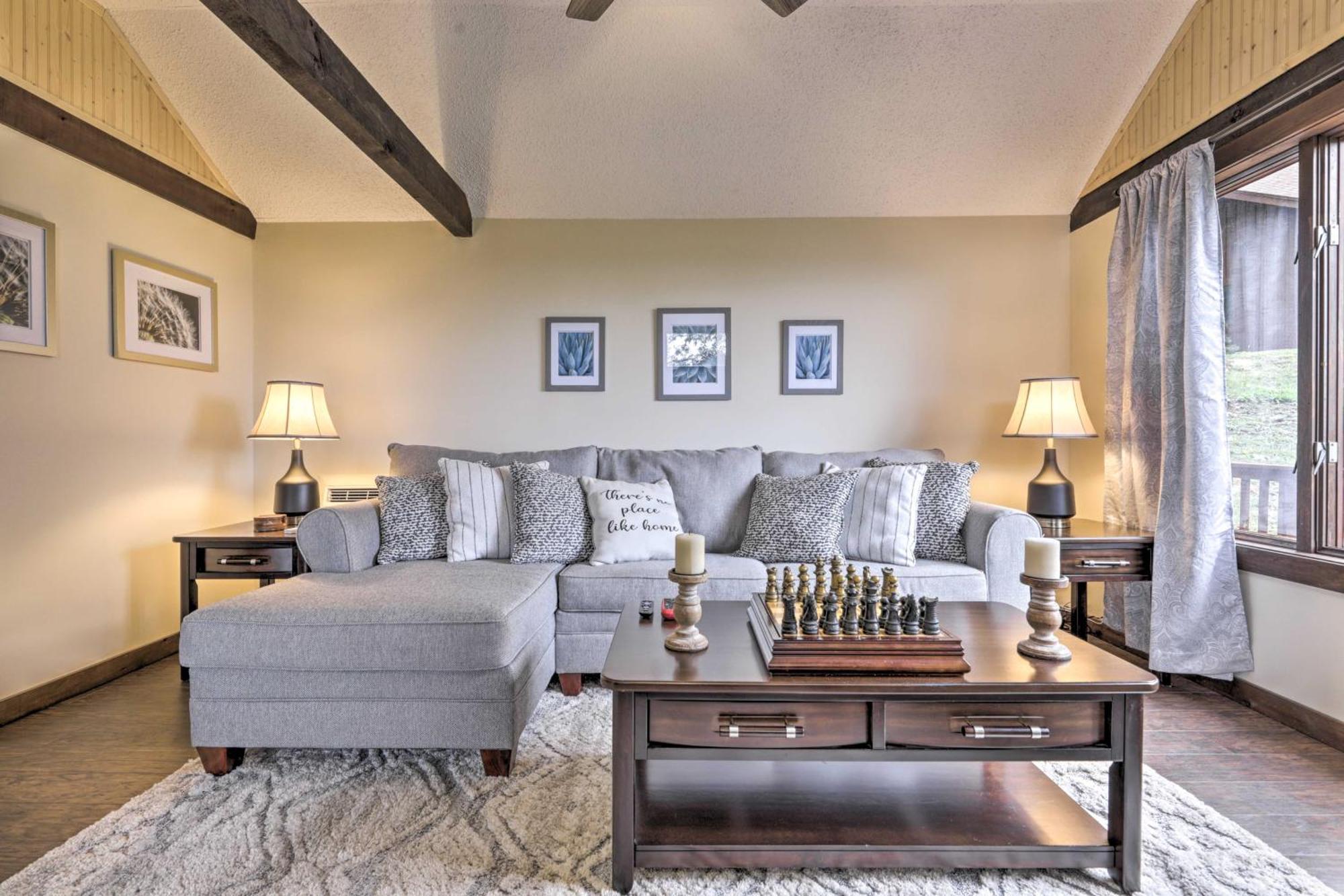 Private Guest House With Deck And Spectacular Views! Uncasville Esterno foto